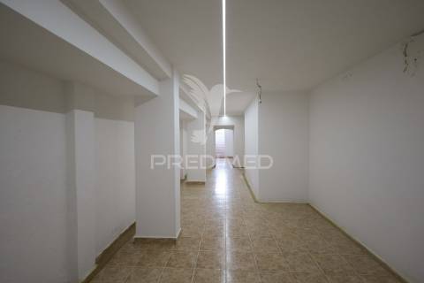 R/c de moradia t1 + 1