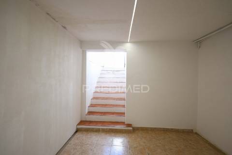 R/c de moradia t1 + 1