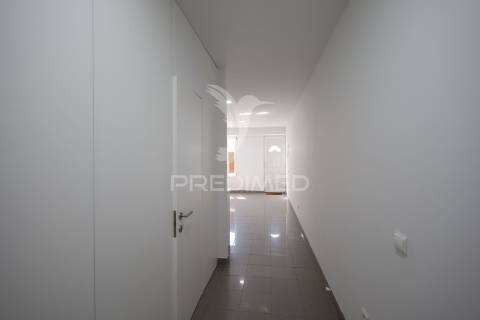 R/c de moradia t1 + 1