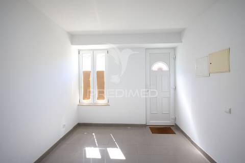 R/c de moradia t1 + 1