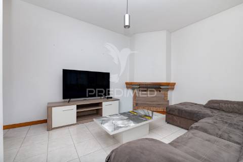 Apartamento t3 mobilado para arrendamento | ferreiros, amares