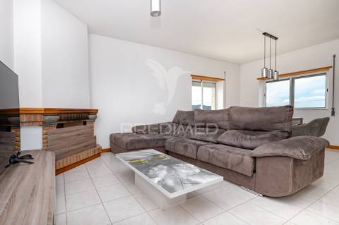 Apartamento t3 mobilado para arrendamento | ferreiros, amares