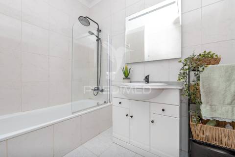 Apartamento t3 mobilado para arrendamento | ferreiros, amares