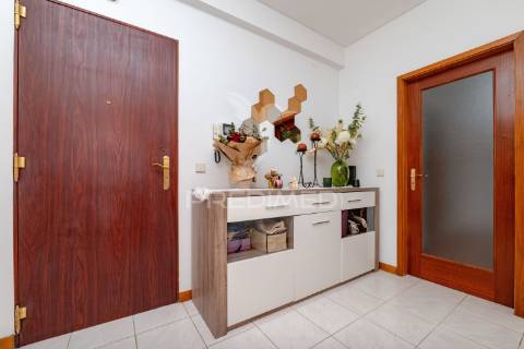 Apartamento t3 mobilado para arrendamento | ferreiros, amares