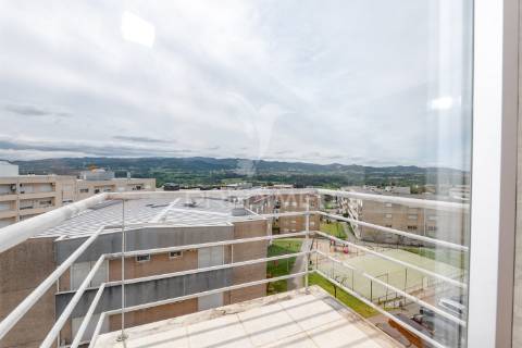 Apartamento t3 mobilado para arrendamento | ferreiros, amares