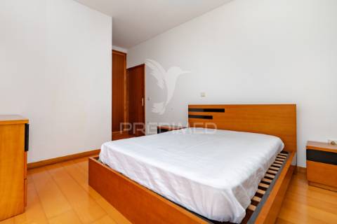 Apartamento t3 mobilado para arrendamento | ferreiros, amares