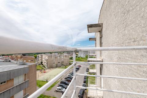 Apartamento t3 mobilado para arrendamento | ferreiros, amares