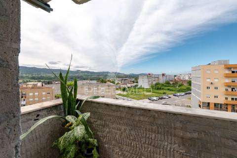 Apartamento t3 mobilado para arrendamento | ferreiros, amares