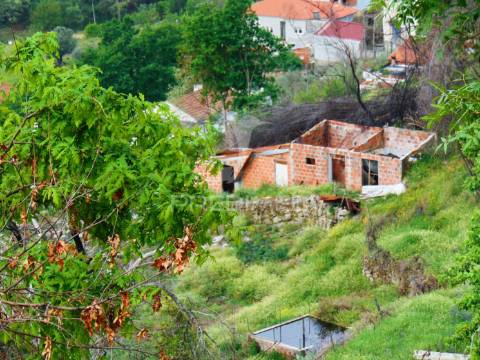 Terreno em lordelo / parque natural do alvão - vila real