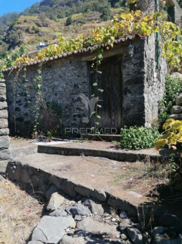 Moinho antigo à venda – oportunidade única na tabua, ribeira brava