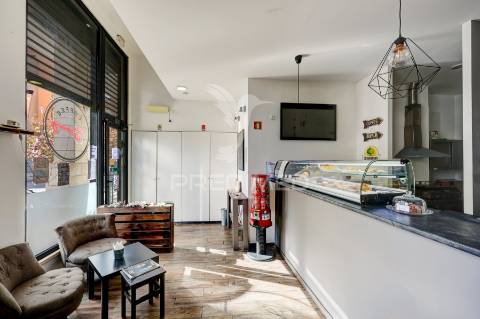 Espaço comercial com forte potencial na amadora | 104 m² + esplanada