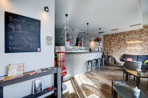 Espaço comercial com forte potencial na amadora | 104 m² + esplanada