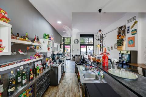 Espaço comercial com forte potencial na amadora | 104 m² + esplanada