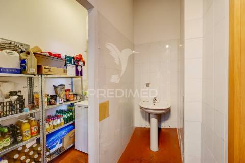 Espaço comercial com forte potencial na amadora | 104 m² + esplanada