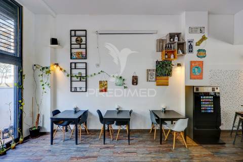 Espaço comercial com forte potencial na amadora | 104 m² + esplanada