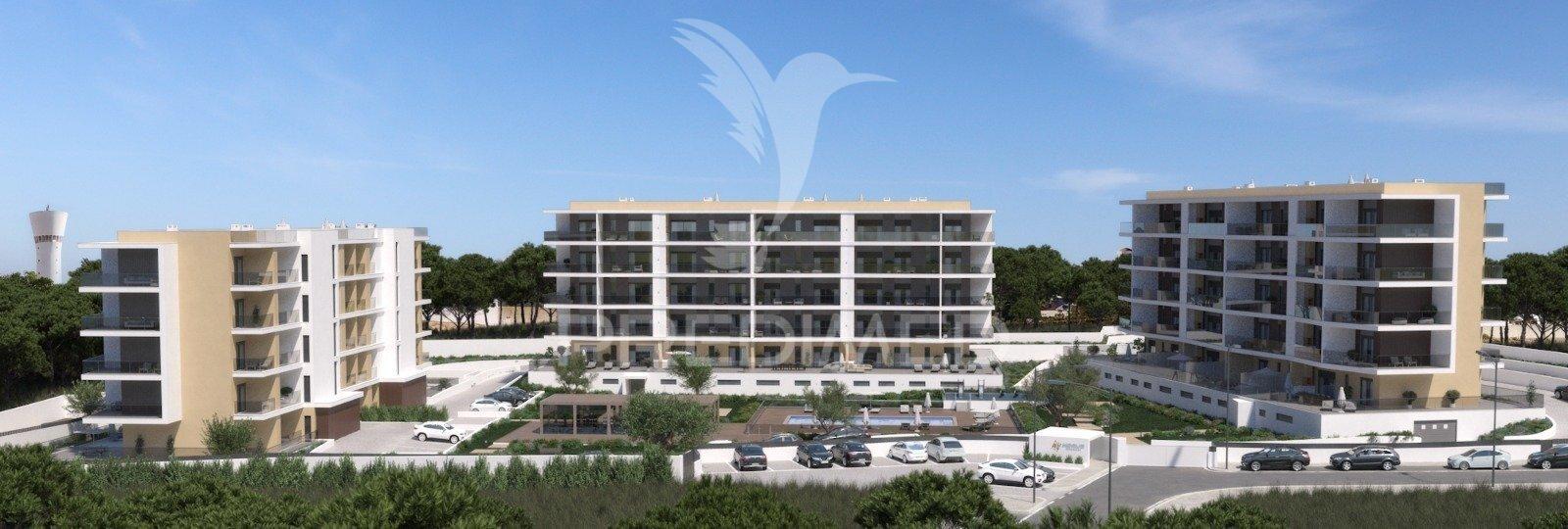 Horus residence - apartamento t2 , rés do chão com 194m2 de área bruta, portimão