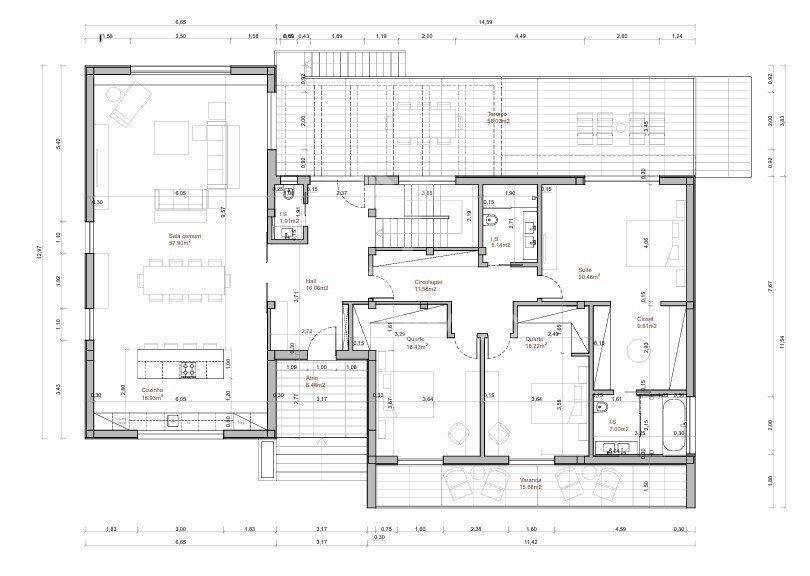 Moradia com piscina e terreno de 5 mil m2