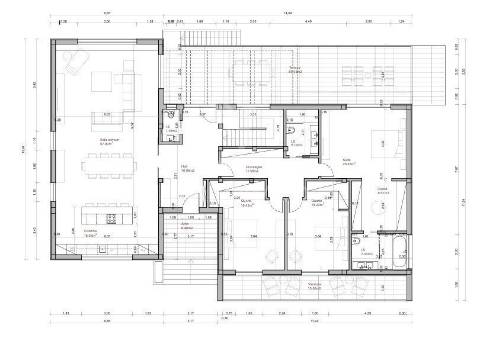 Moradia com piscina e terreno de 5 mil m2