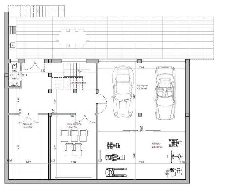 Moradia com piscina e terreno de 5 mil m2