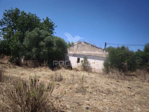 Paderne - moradia com cavalariças- tradição, potencial e localização privilegiada