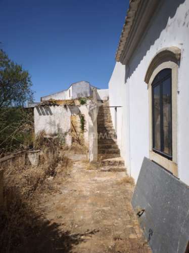 Paderne - moradia com cavalariças- tradição, potencial e localização privilegiada