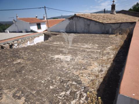 Paderne - moradia com cavalariças- tradição, potencial e localização privilegiada