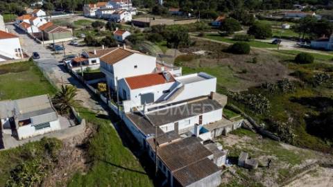 Moradia com terraço com vista para a lagoa e mar