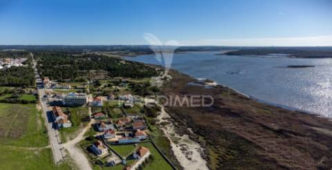 Moradia com terraço com vista para a lagoa e mar