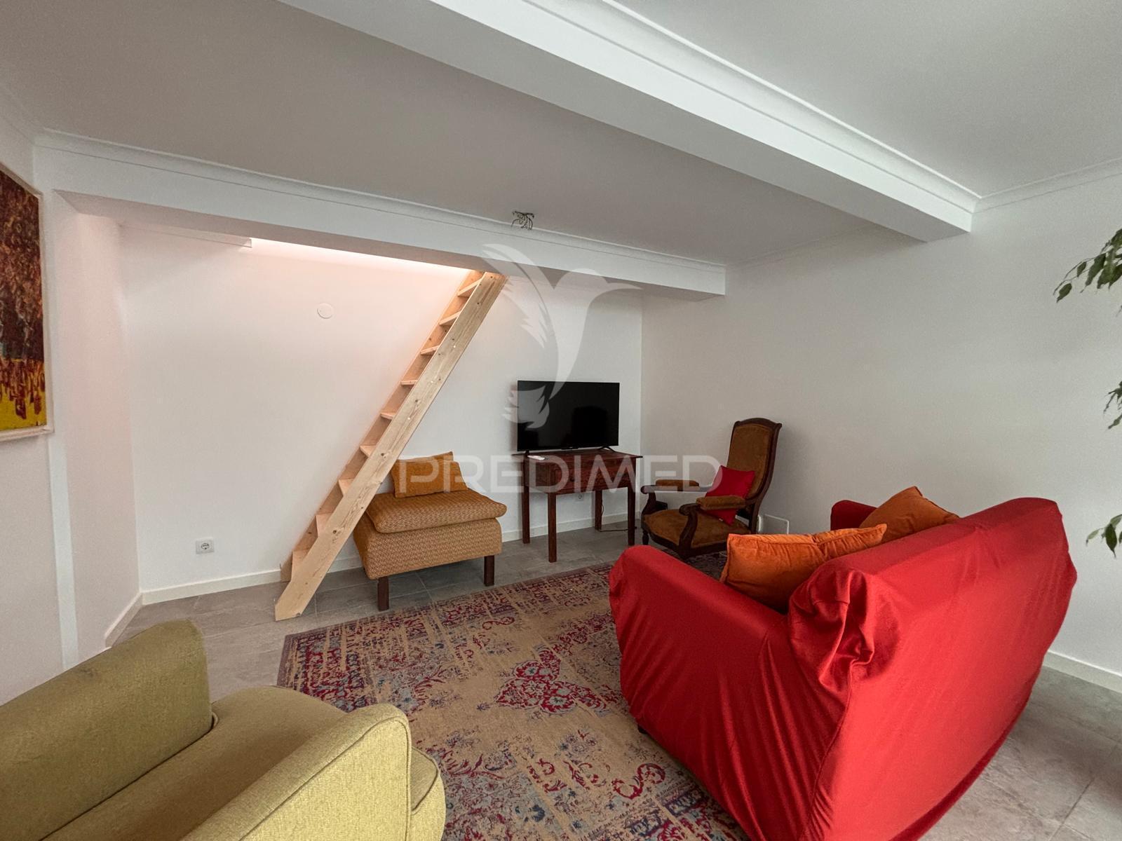 Moradia t2+1 situada em óbidos para arrendamento