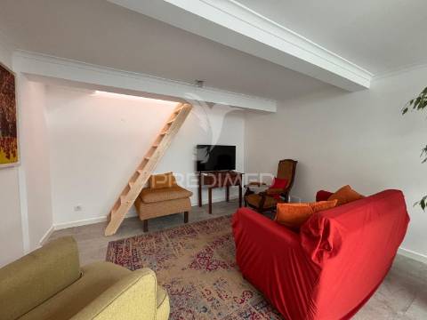 Moradia t2+1 situada em óbidos para arrendamento