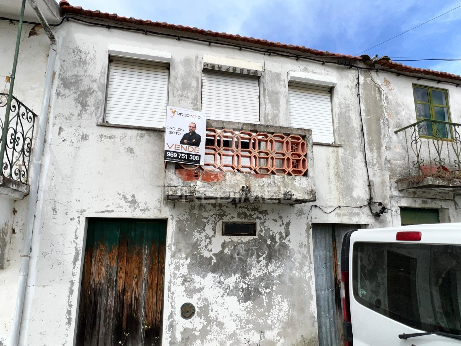 Moradia para reconstrução em santo amaro – vila nova de foz côa