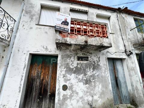Moradia para reconstrução em santo amaro – vila nova de foz côa