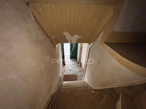 Moradia para reconstrução em santo amaro – vila nova de foz côa