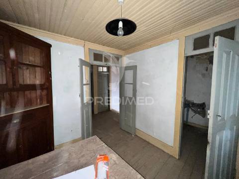 Moradia para reconstrução em santo amaro – vila nova de foz côa