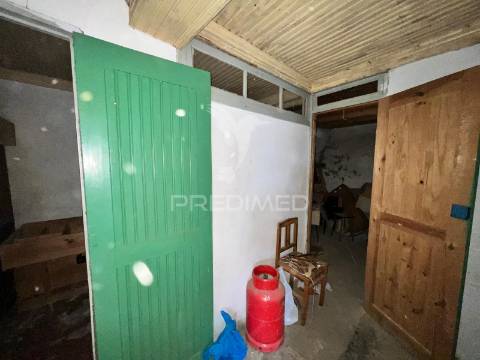 Moradia para reconstrução em santo amaro – vila nova de foz côa