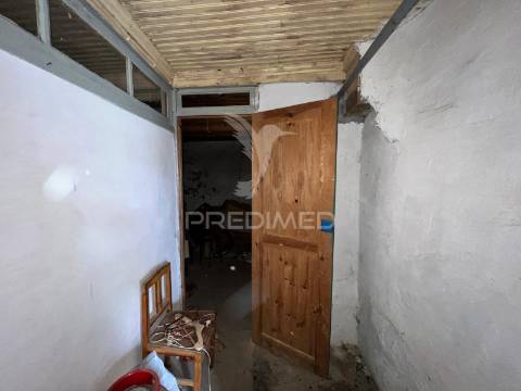 Moradia para reconstrução em santo amaro – vila nova de foz côa