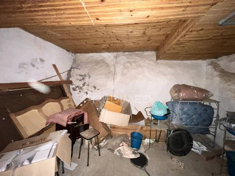 Moradia para reconstrução em santo amaro – vila nova de foz côa