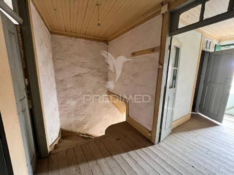 Moradia para reconstrução em santo amaro – vila nova de foz côa