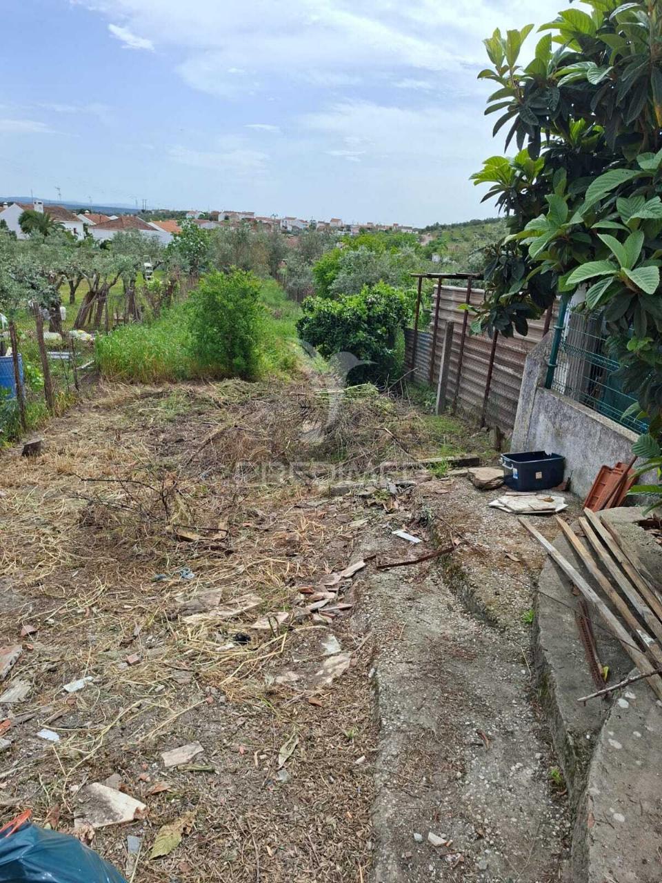 Moradia c/ 4 divisões