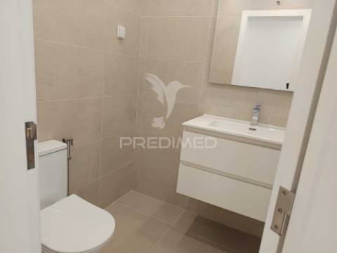 T3 remodelado, elevadores e terracinho