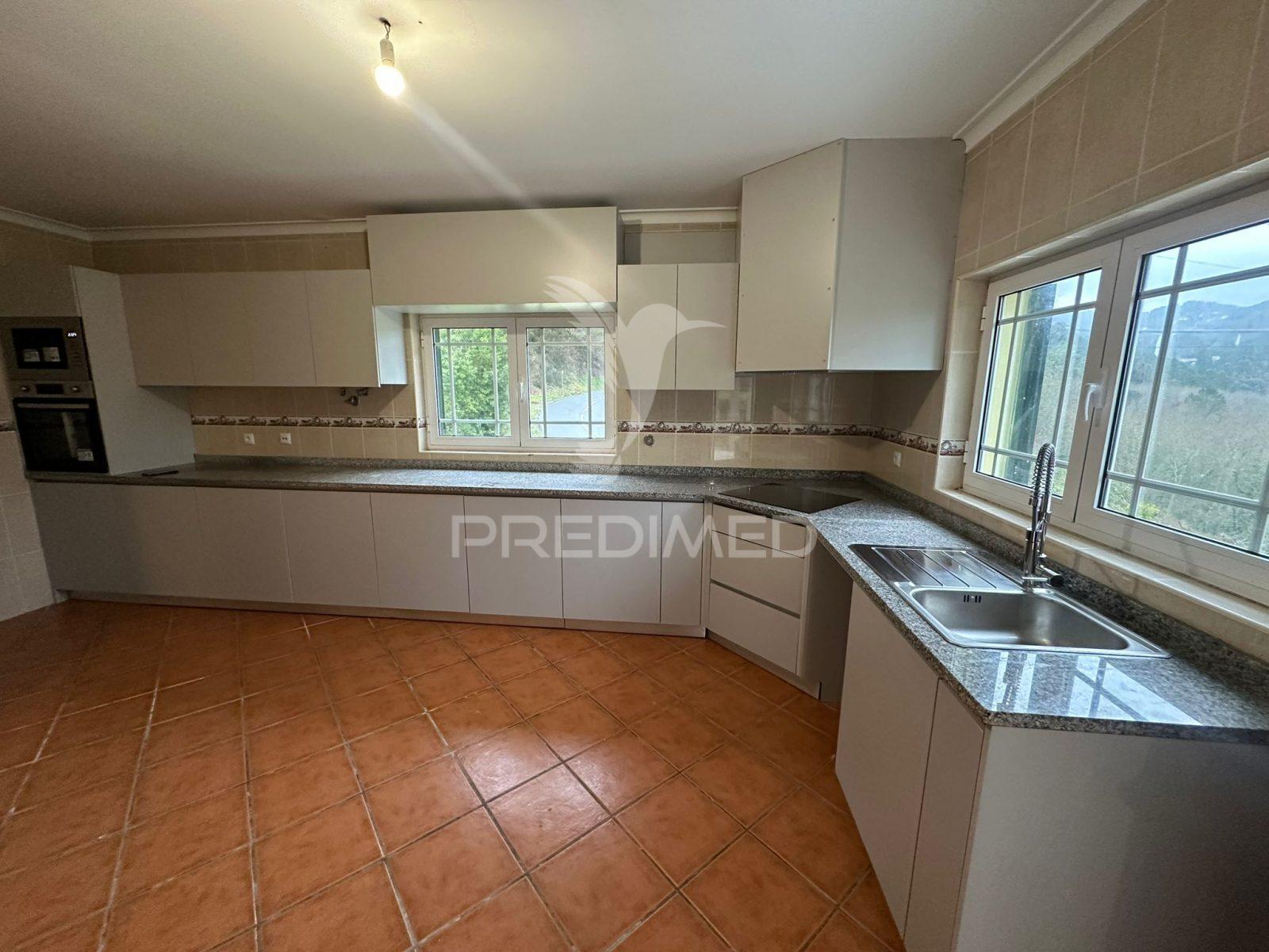 Moradia isolada t3 em amarante – 1.070m² de terreno, a 8 min. do centro e com acesso à a4