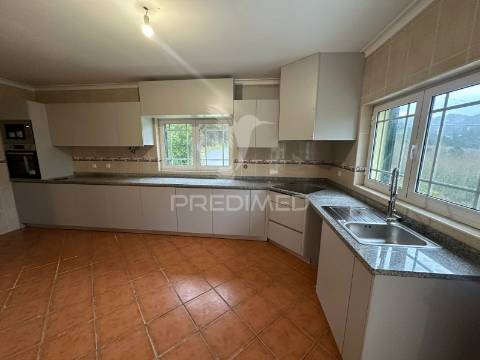 Moradia isolada t3 em amarante – 1.070m² de terreno, a 8 min. do centro e com acesso à a4