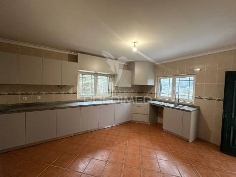 Moradia isolada t3 em amarante – 1.070m² de terreno, a 8 min. do centro e com acesso à a4