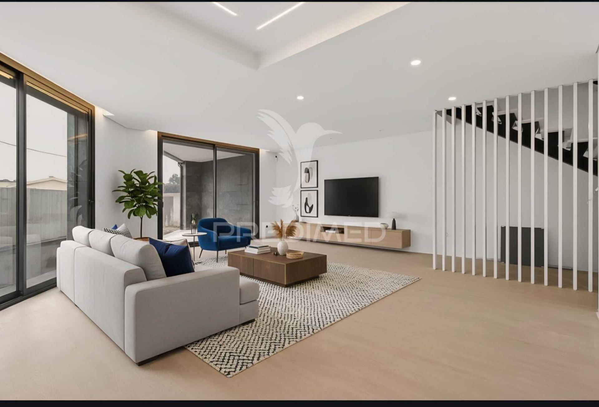 Moradia t5 com piscina a escassos metros da praia da madalena – vila nova de gaia