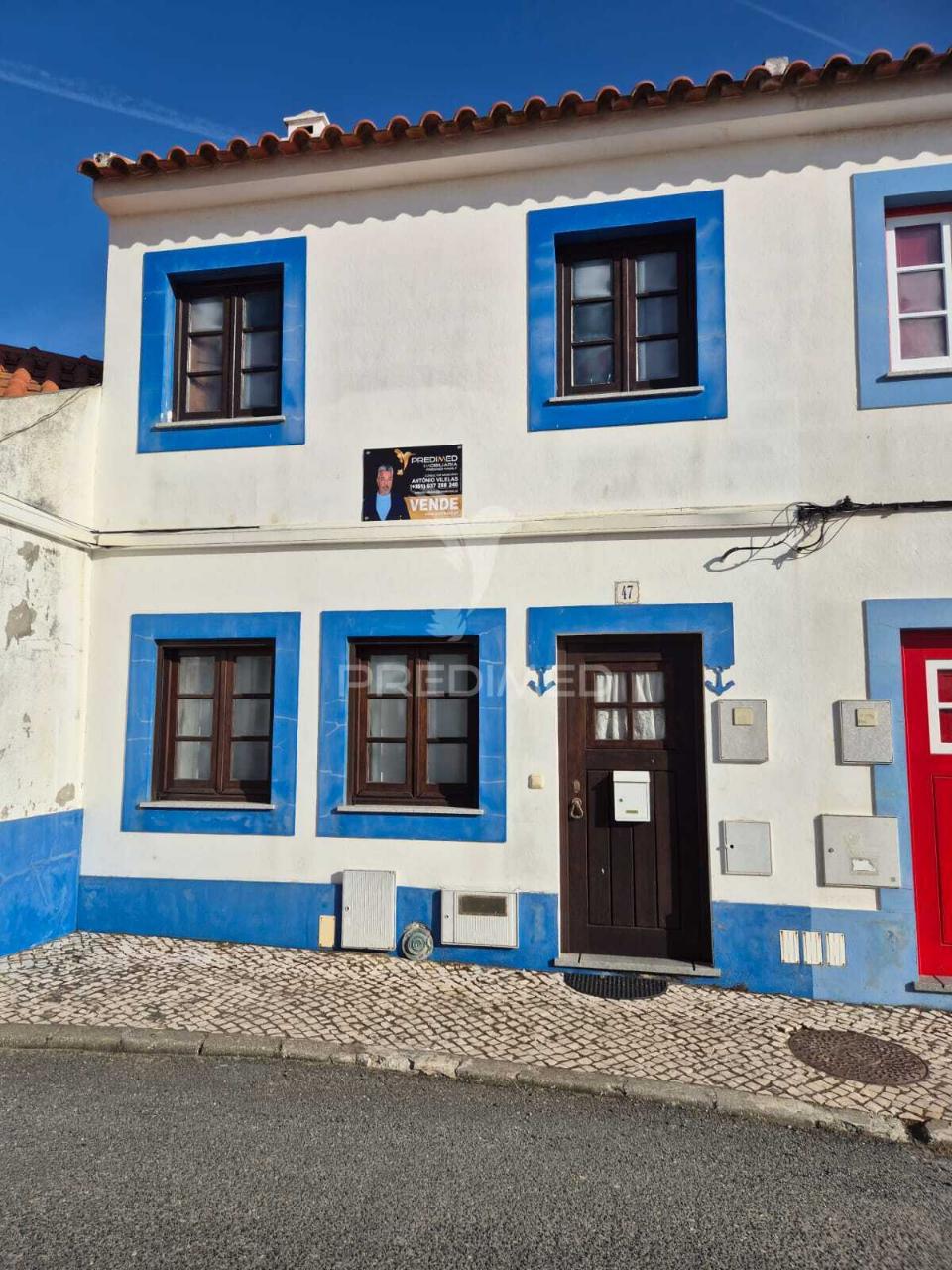 Viva o mar: moradia com vista incomparável em porto covo.