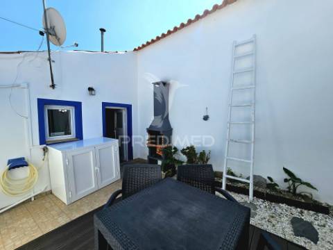 Moradia t1 térrea, totalmente equipada e mobilada, pronta a habitar em entradas, castro verde.