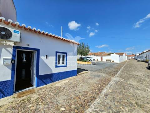 Moradia t1 térrea, totalmente equipada e mobilada, pronta a habitar em entradas, castro verde.