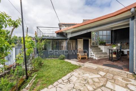 Moradia, casa t2, com terreno, em rendufinho, povoa lanhoso.