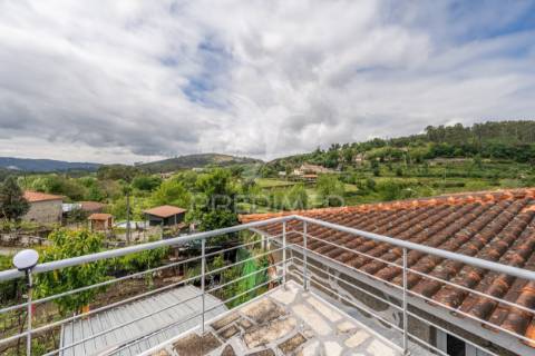 Moradia, casa t2, com terreno, em rendufinho, povoa lanhoso.