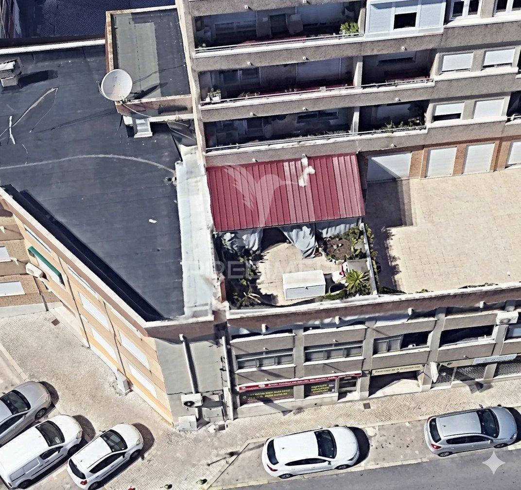 Apartamento t3 c/ terraço no laranjeiro